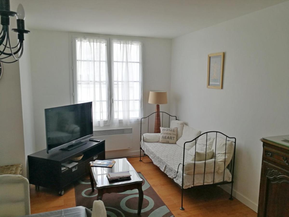 Appartement T3 Confortable A 300M Plage, Terrasse, Proche Commerces Et Marche Central - Fr-1-71-51 Royan Exterior photo
